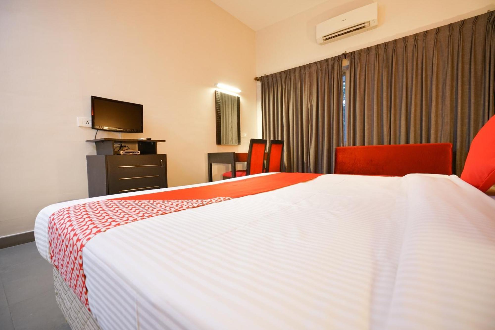 Super Townhouse Mookkannoor Tourist Home Angamali Kültér fotó